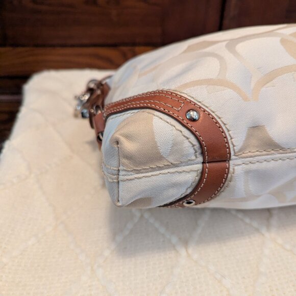 Vintage Coach Carly Optic Signature Shoulder Bag - Picture 8 of 11